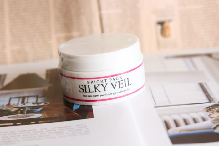 Kem trắng da Silky Veil Bright Pack Nhật Bản (100gr)