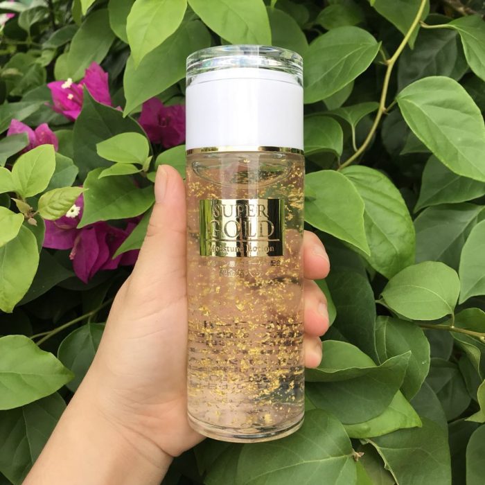 Tinh chất dưỡng ẩm từ lá vàng Super Gold Moisture Lotion Nhật Bản